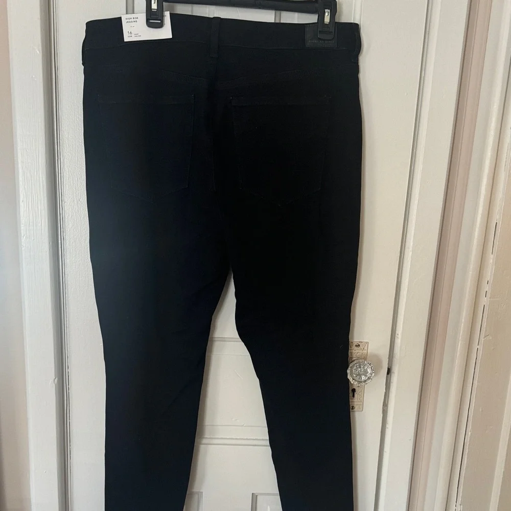 American Eagle Outfitters True Black High-Rise Jeggings - Picture 3 of 3